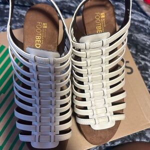 Stylish Cream Footbed Sandals for Women